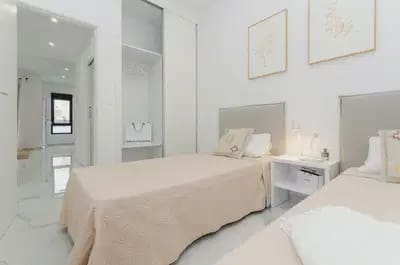 3 bedroom Villa for sale in Torrevieja - € 424,000 (Ref: 10046737)