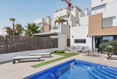 3 slaapkamer Villa te koop in El Raso, Guardamar del Segura met zwembad garage - € 445.000 (Ref: 10046739)