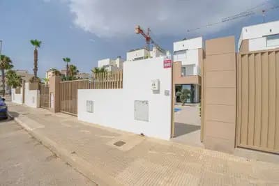 3 slaapkamer Villa te koop in El Raso met zwembad garage - € 445.000 (Ref: 10046739)