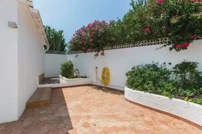 5 bedroom Villa for sale in Pedreguer - € 450,000 (Ref: 10046740)