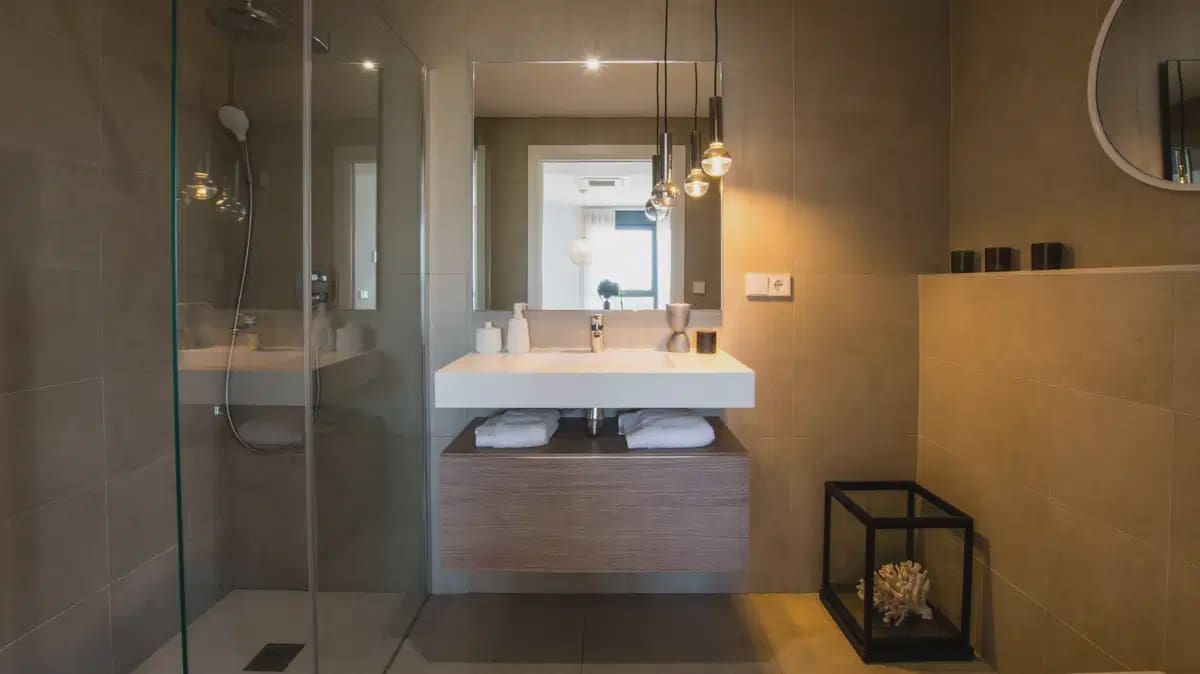 Apartamento de 2 habitaciones en La Villajoyosa / Vila Joiosa en venta con piscina garaje - 445.000 € (Ref: 10046744)
