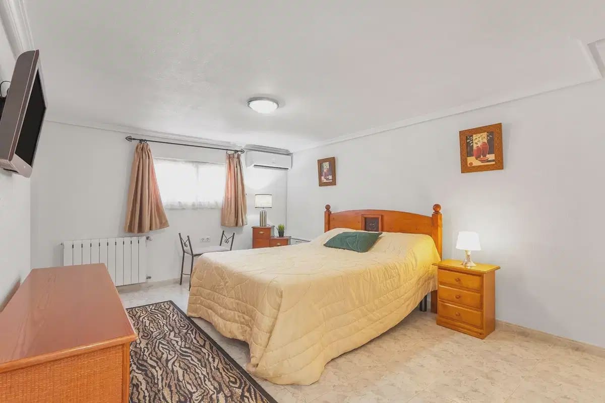 4 quarto Moradia para venda em Torrevieja com piscina garagem - 499 000 € (Ref: 10049675)