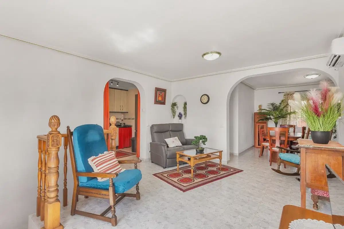 4 quarto Moradia para venda em Torrevieja com piscina garagem - 499 000 € (Ref: 10049675)