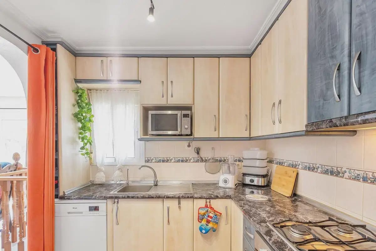 4 quarto Moradia para venda em Torrevieja com piscina garagem - 499 000 € (Ref: 10049675)