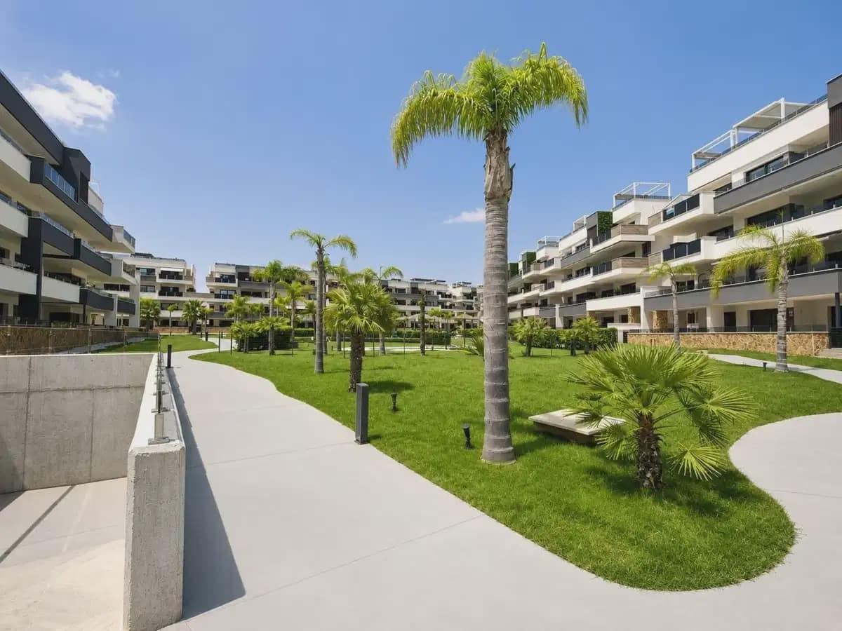 3 quarto Apartamento para venda em Playa Flamenca com piscina garagem - 485 000 € (Ref: 10049677)