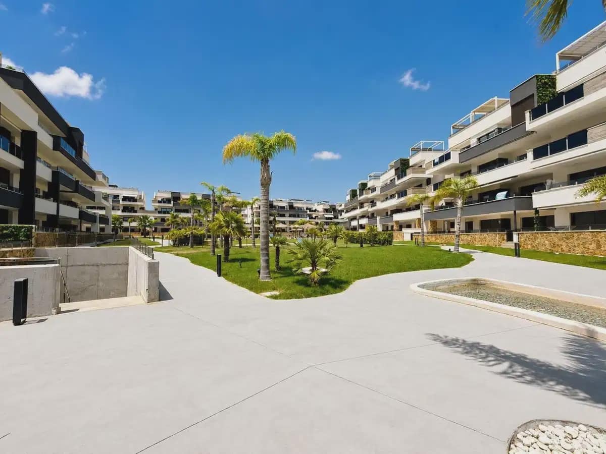 3 quarto Apartamento para venda em Playa Flamenca com piscina garagem - 485 000 € (Ref: 10049677)