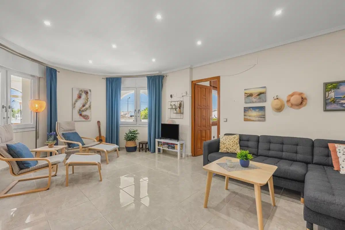 5 makuuhuone Huvila myytävänä paikassa Ciudad Quesada mukana 
autotalli - 480 000 € (Ref: 10049688)