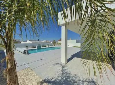 3 bedroom Villa for sale in Rojales with garage - € 504,000 (Ref: 10049704)