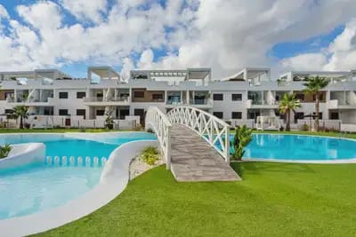 4 makuuhuone Huvila myytävänä paikassa Los Balcones mukana uima-altaan - 495 000 € (Ref: 10049719)