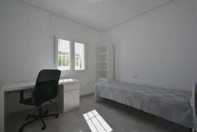 4 makuuhuone Huvila myytävänä paikassa Lo Pepin - 470 000 € (Ref: 10049721)