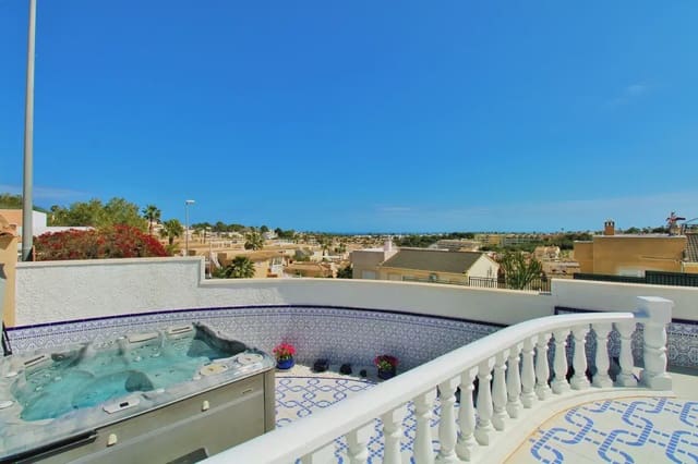 3 quarto Moradia para venda em Villamartin, Orihuela com piscina garagem - 499 000 € (Ref: 10049759)