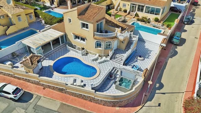3 quarto Moradia para venda em Villamartin, Orihuela com piscina garagem - 499 000 € (Ref: 10049759)