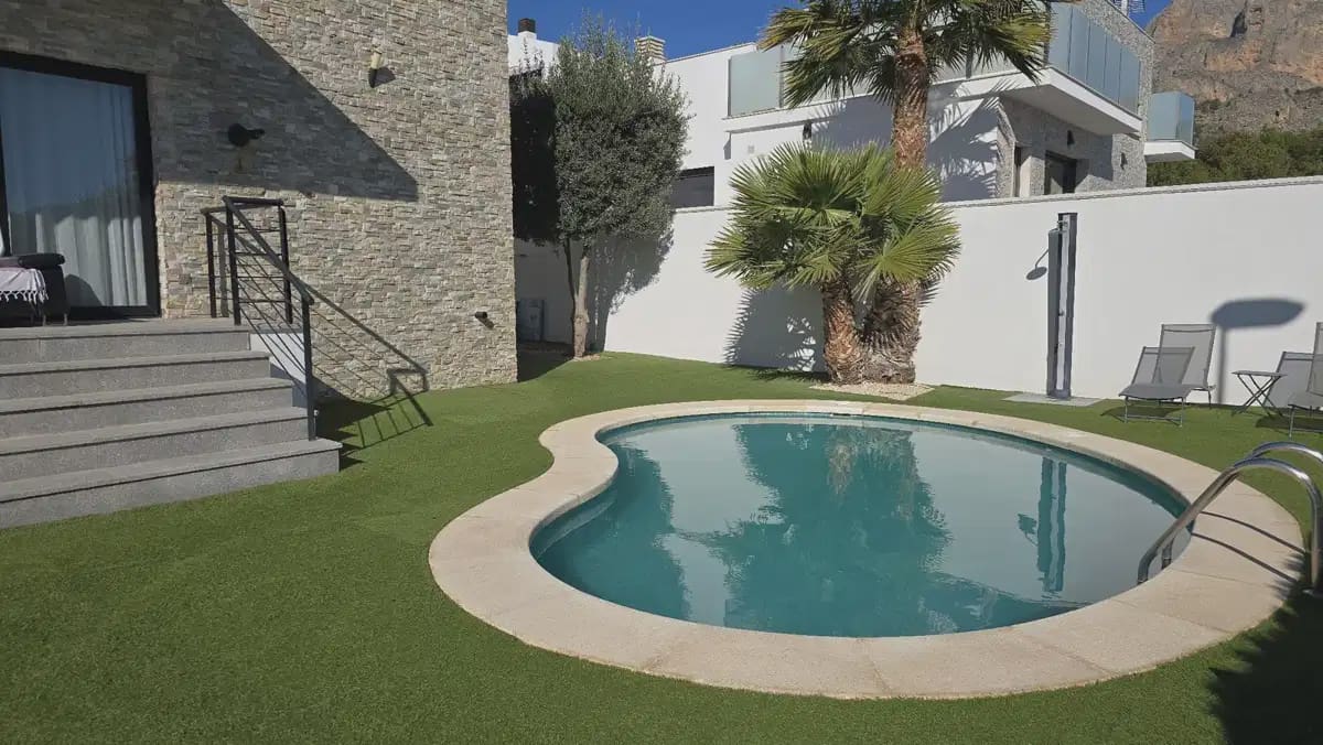 3 Zimmer Villa zu verkaufen in Polop mit Pool - 495.000 € (Ref: 10049773)