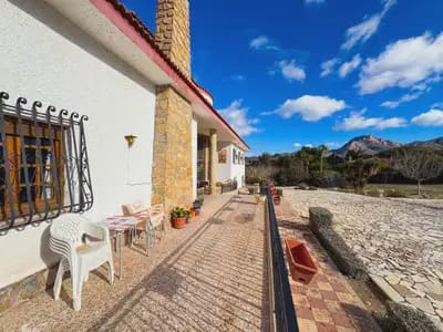 6 sovrum Villa till salu i Elda - 495 000 € (Ref: 10049785)