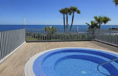 2 soveværelse Strandlejlighed til salg i Punta Prima med swimmingpool - € 489.000 (Ref: 10049786)