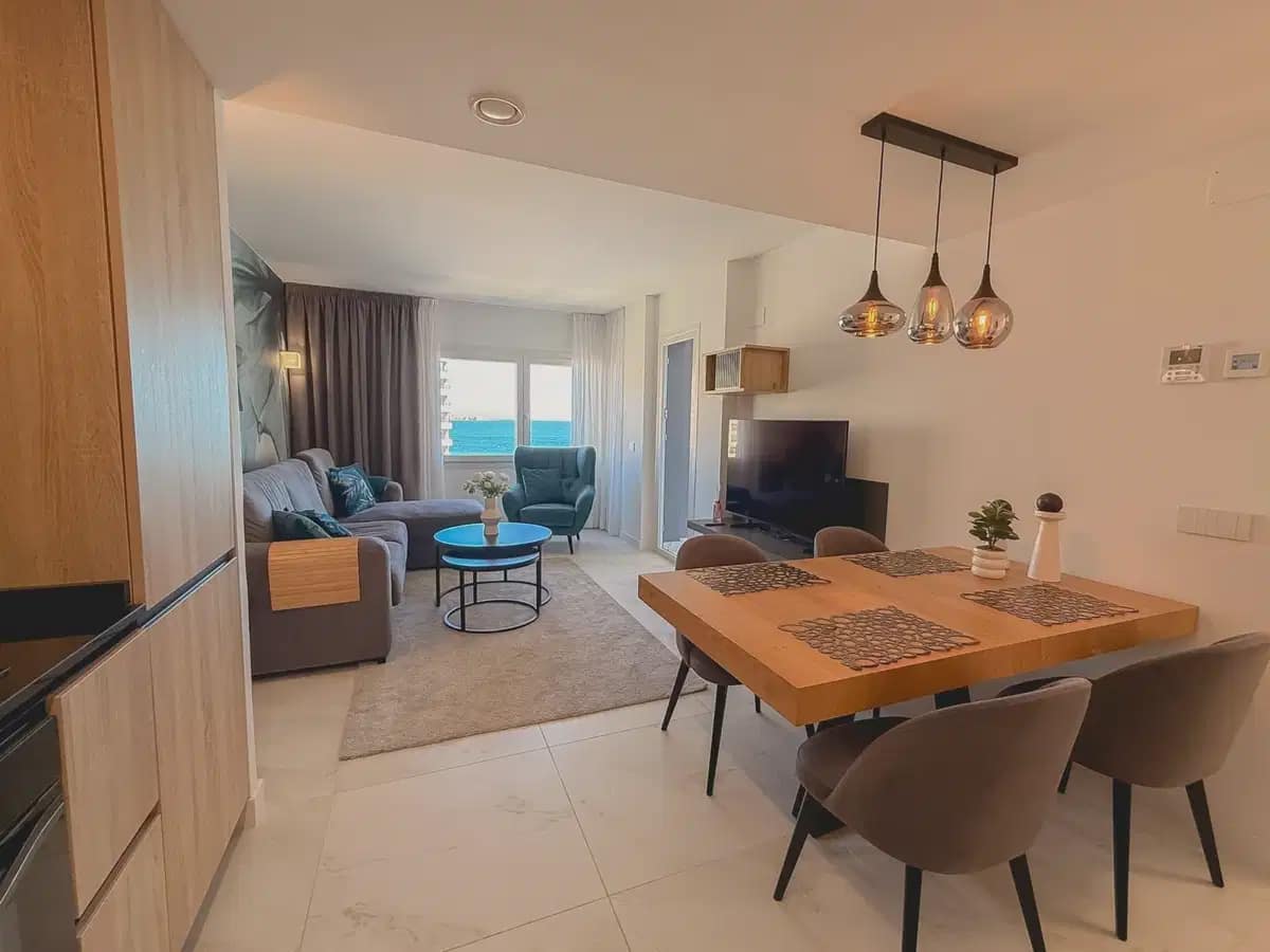 2 soveværelse Strandlejlighed til salg i Punta Prima med swimmingpool - € 489.000 (Ref: 10049786)
