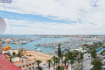 2 makuuhuone Ranta-asunto myytävänä paikassa Torrevieja - 480 000 € (Ref: 10049789)