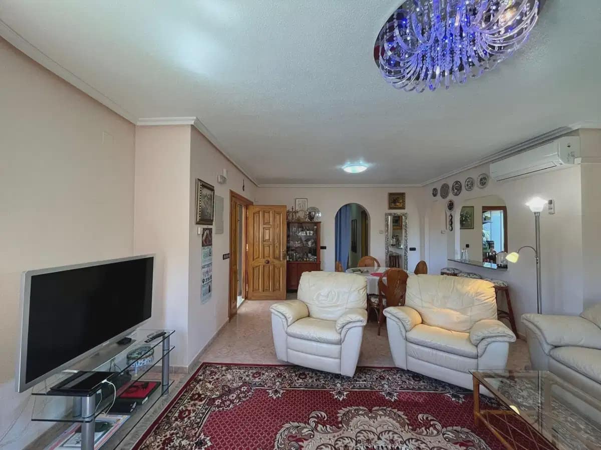 3 sypialnia Willa na sprzedaż w Playa Flamenca z basenem - 555 000 € (Ref: 10050550)