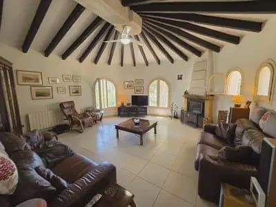 5 bedroom Villa for sale in Montemar - € 565,000 (Ref: 10050587)