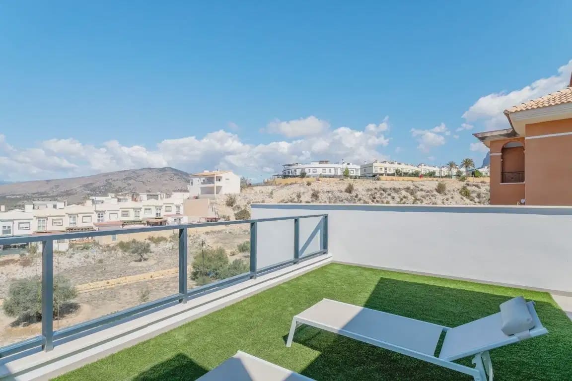 4 quarto Moradia para venda em Finestrat com piscina garagem - 555 000 € (Ref: 10050610)