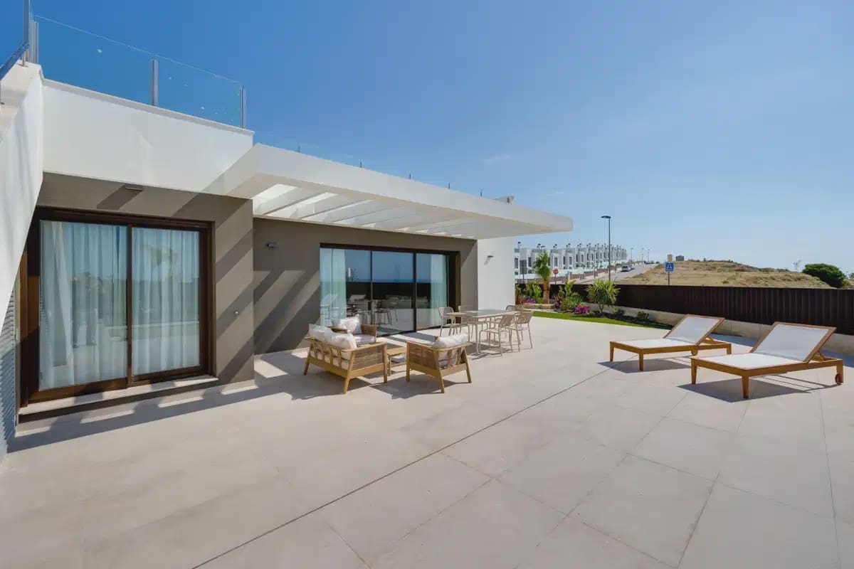 3 bedroom Semi-detached Villa for sale in Muchamiel / Mutxamel with pool - € 570,000 (Ref: 10050632)