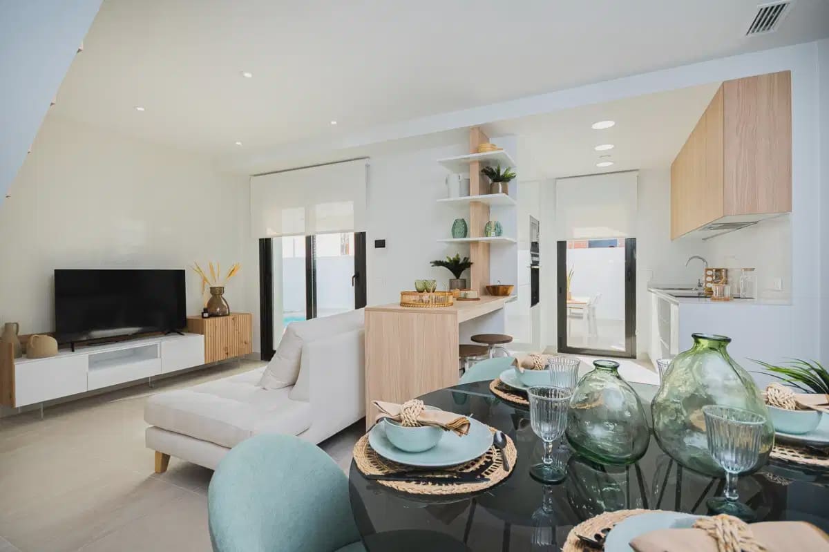 3 quarto Moradia Geminada para venda em Torrevieja com piscina garagem - 539 000 € (Ref: 10050633)
