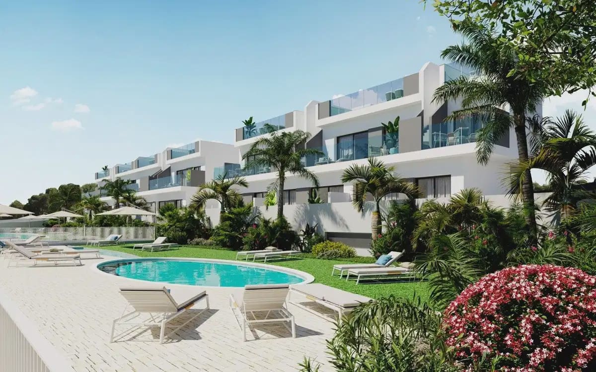 3 quarto Moradia Geminada para venda em Torrevieja com piscina garagem - 539 000 € (Ref: 10050633)