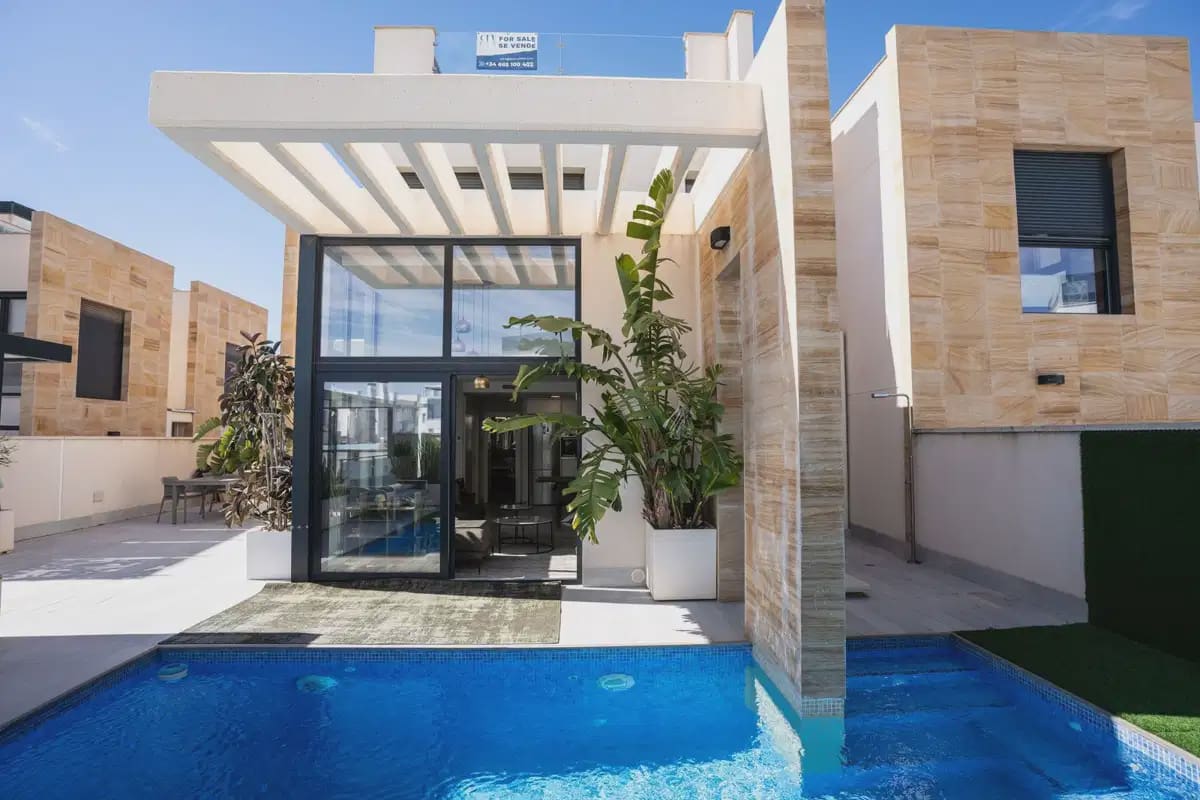 3 makuuhuone Huvila myytävänä paikassa Orihuela Costa - 550 000 € (Ref: 10050650)