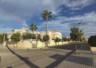 6 bedroom Villa for sale in La Siesta with pool - € 539,000 (Ref: 10050659)