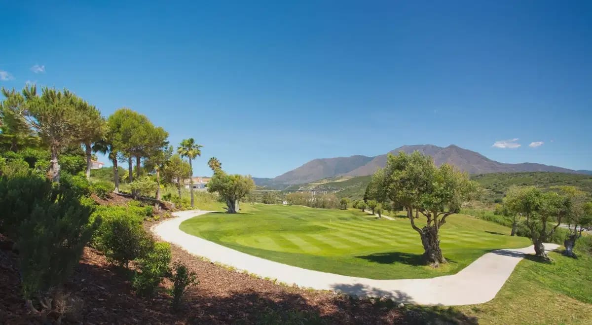 2 sovrum Lägenhet till salu i Estepona med pool - 400 000 € (Ref: 10057225)