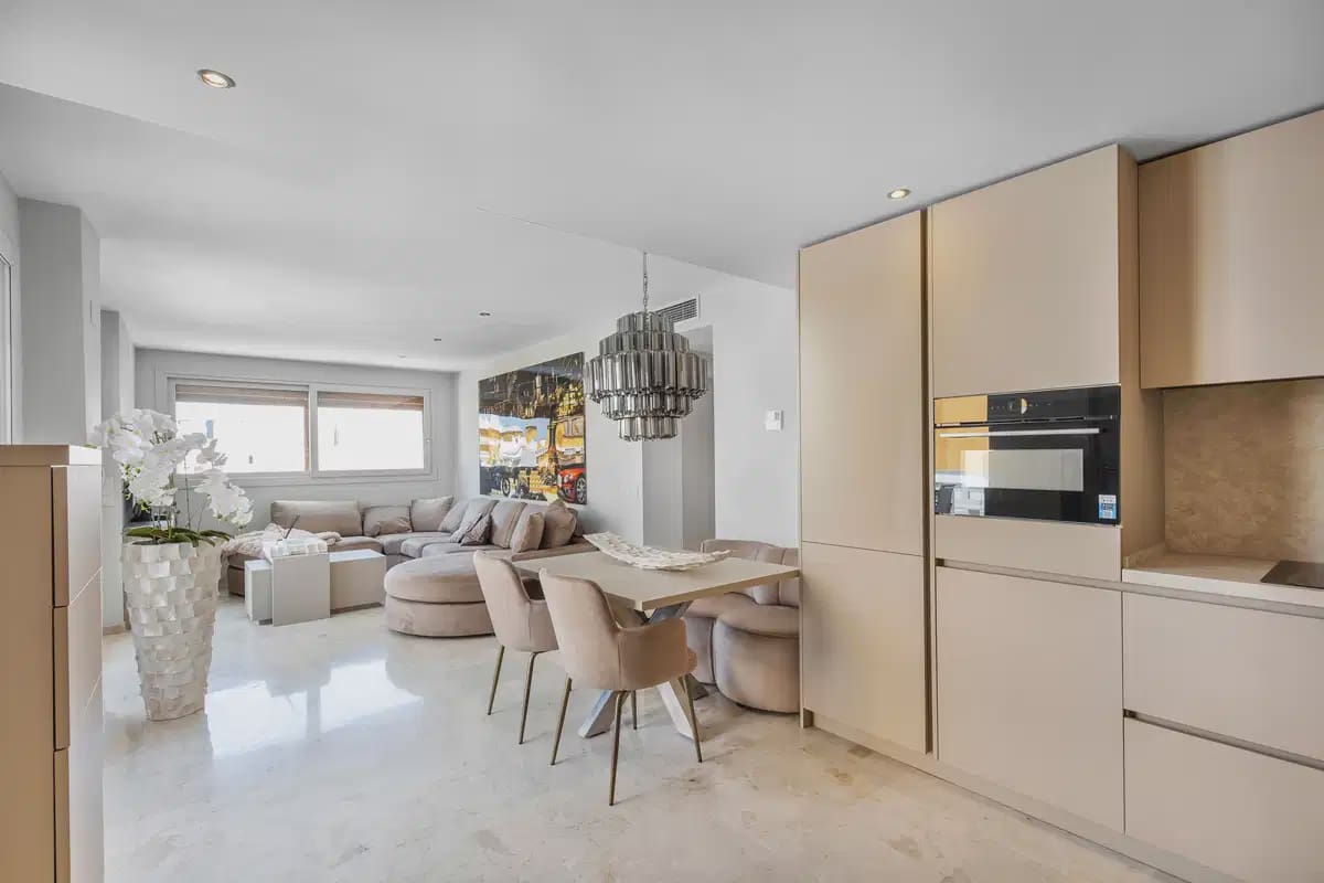 3 bedroom Apartment for sale in Torrevieja with pool garage - € 449,000 (Ref: 10062391)