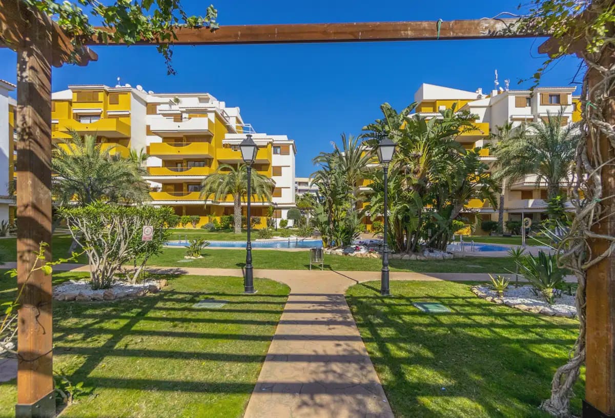 3 bedroom Apartment for sale in Torrevieja with pool garage - € 449,000 (Ref: 10062391)
