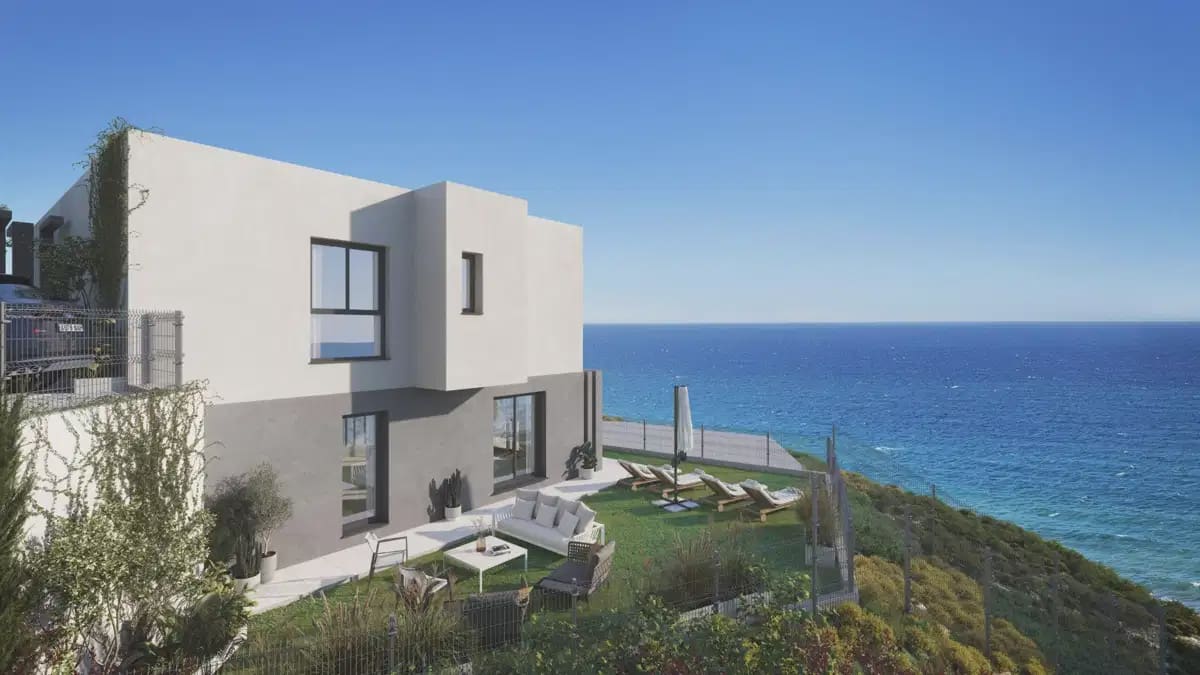 Pareado de 3 habitaciones en Vélez-Málaga en venta con piscina garaje - 435.000 € (Ref: 10062418)