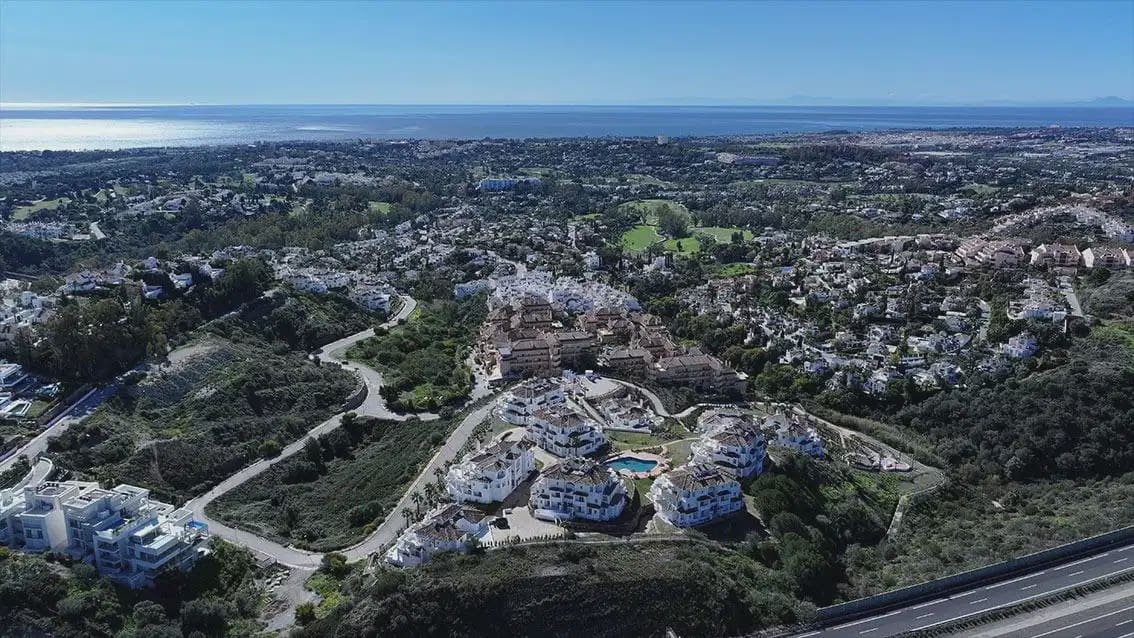 Apartamento de 2 habitaciones en Marbella en venta con piscina garaje - 497.500 € (Ref: 10062422)