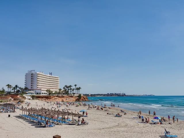 3 makuuhuone Omakotitalo myytävänä paikassa Orihuela Costa, Orihuela mukana uima-altaan - 324 900 € (Ref: 10064954)