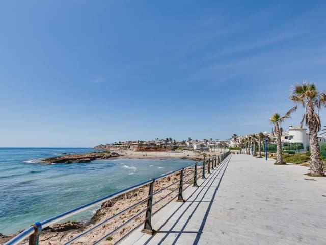 3 makuuhuone Omakotitalo myytävänä paikassa Orihuela Costa, Orihuela mukana uima-altaan - 324 900 € (Ref: 10064954)