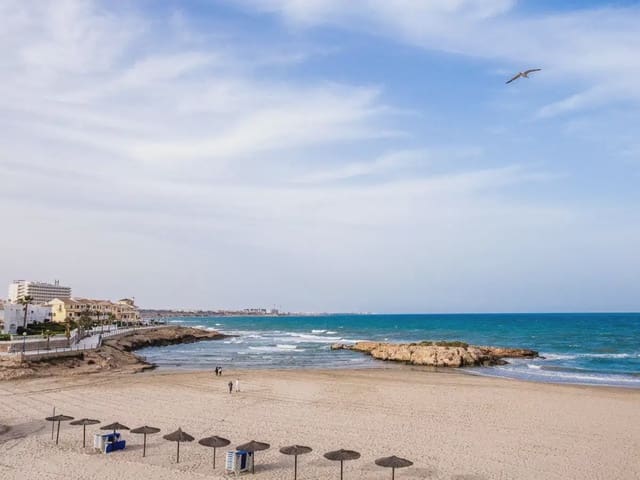 3 makuuhuone Omakotitalo myytävänä paikassa Orihuela Costa, Orihuela mukana uima-altaan - 324 900 € (Ref: 10064954)