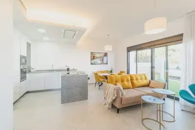 Leilighet til salgs i Los Balcones med svømmebasseng garasje - € 330 000 (Ref: 10064965)