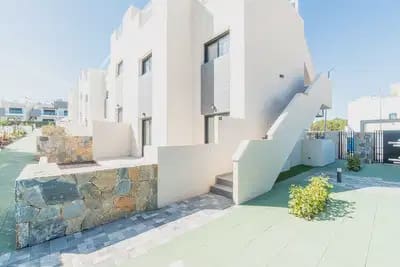 Leilighet til salgs i Los Balcones med svømmebasseng garasje - € 330 000 (Ref: 10064965)