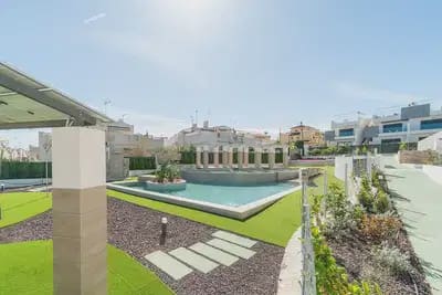 Leilighet til salgs i Los Balcones med svømmebasseng garasje - € 330 000 (Ref: 10064965)