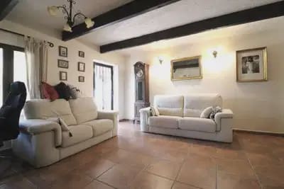 4 bedroom Villa for sale in Albatera with garage - € 320,000 (Ref: 10064994)