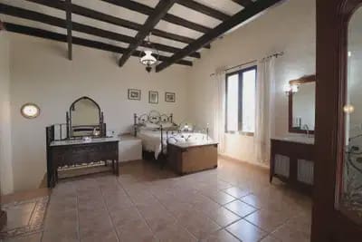 4 bedroom Villa for sale in Albatera with garage - € 320,000 (Ref: 10064994)