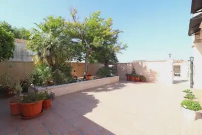 4 bedroom Villa for sale in Albatera with garage - € 320,000 (Ref: 10064994)