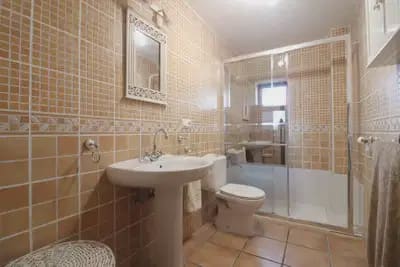 4 bedroom Villa for sale in Albatera with garage - € 320,000 (Ref: 10064994)