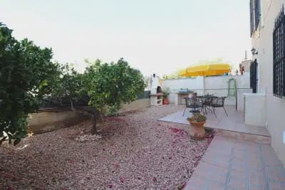 4 bedroom Villa for sale in Albatera with garage - € 320,000 (Ref: 10064994)