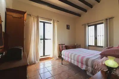 4 bedroom Villa for sale in Albatera with garage - € 320,000 (Ref: 10064994)