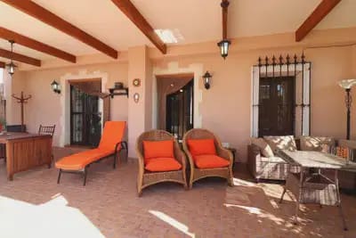 4 bedroom Villa for sale in Albatera with garage - € 320,000 (Ref: 10064994)
