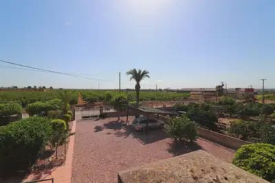 4 bedroom Villa for sale in Albatera with garage - € 320,000 (Ref: 10064994)