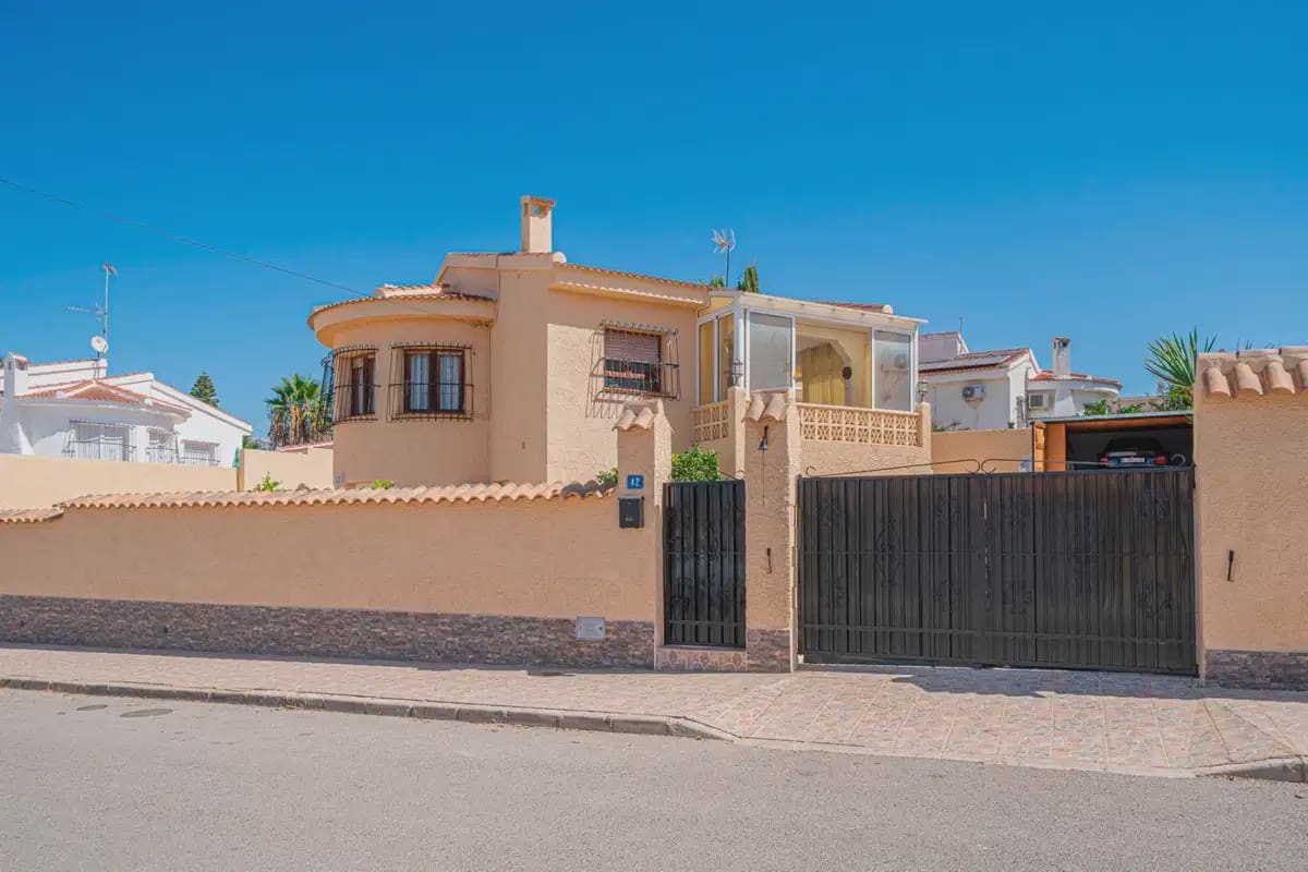 5 soveværelse Villa til salg i Ciudad Quesada med garage - € 359.000 (Ref: 10072891)
