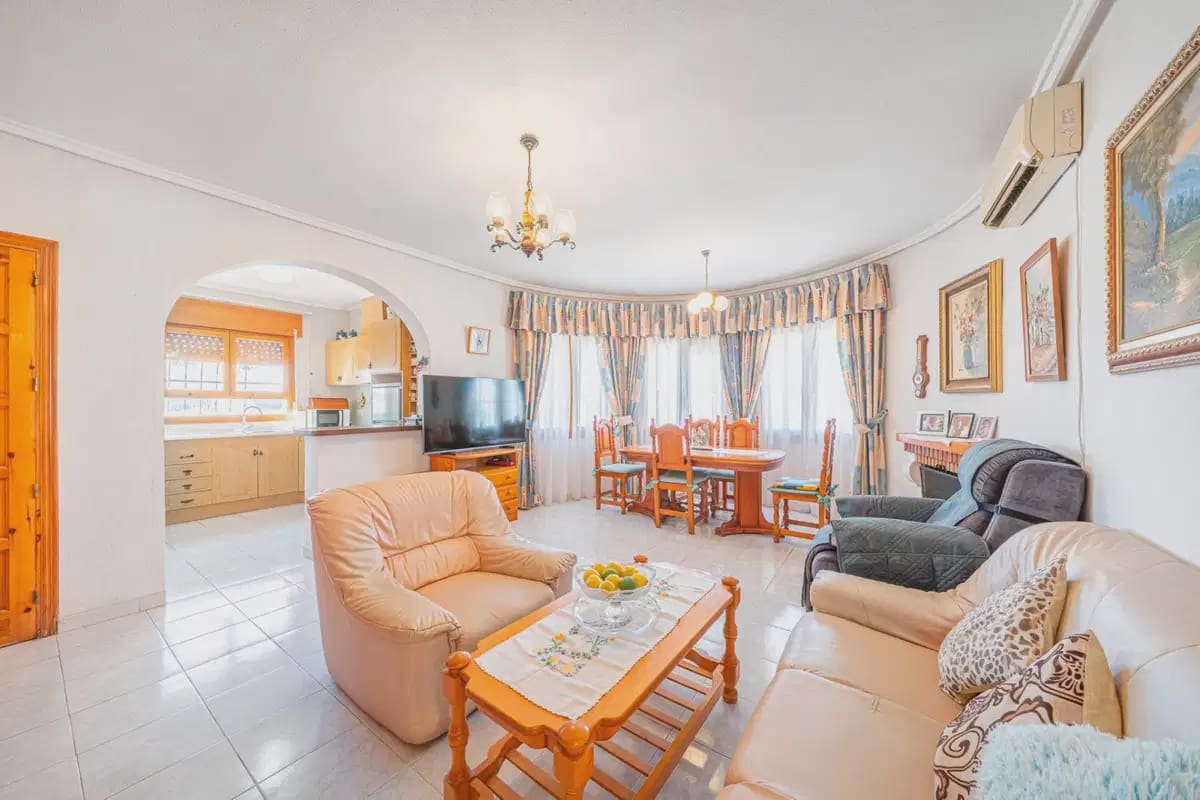 5 soveværelse Villa til salg i Ciudad Quesada med garage - € 359.000 (Ref: 10072891)